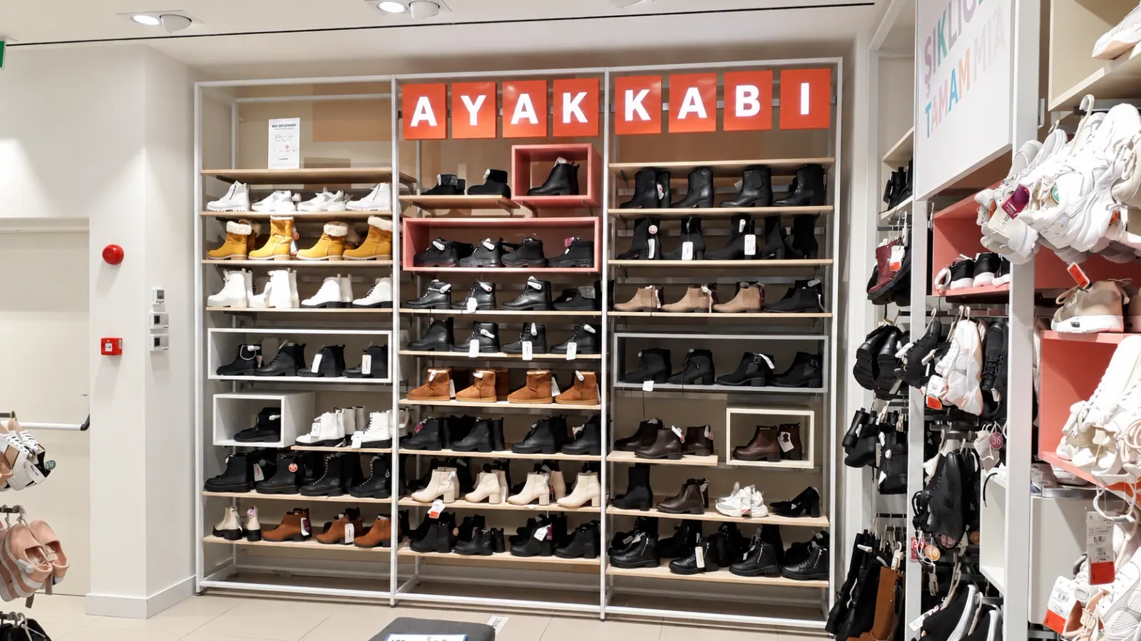 متاجر LC Waikiki — صورة 02