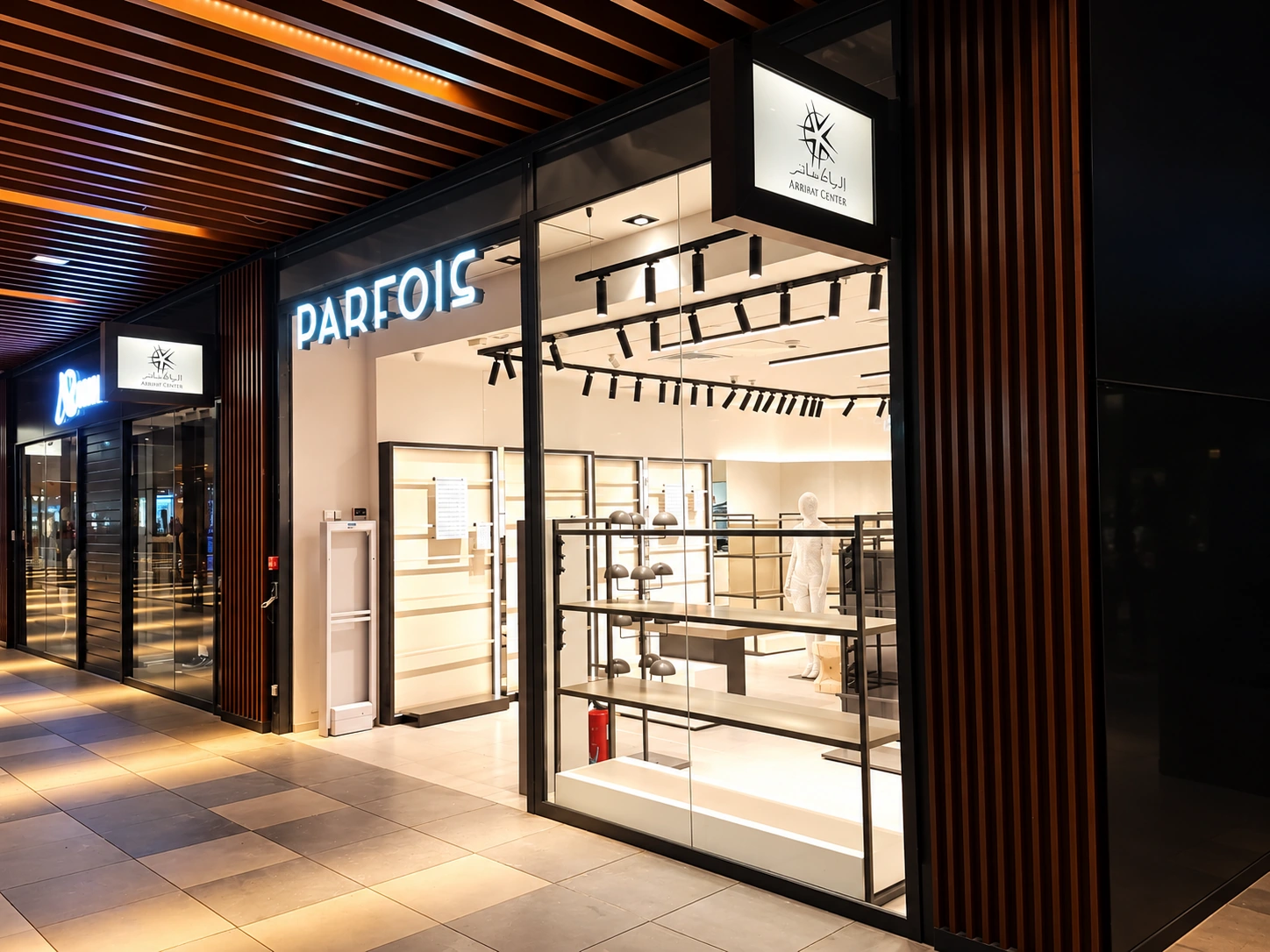 Parfois — view 02