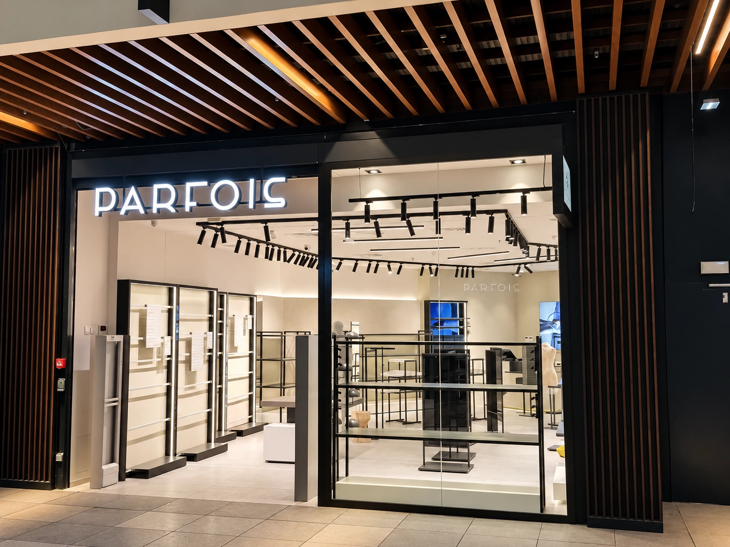 Parfois — Shop entrance