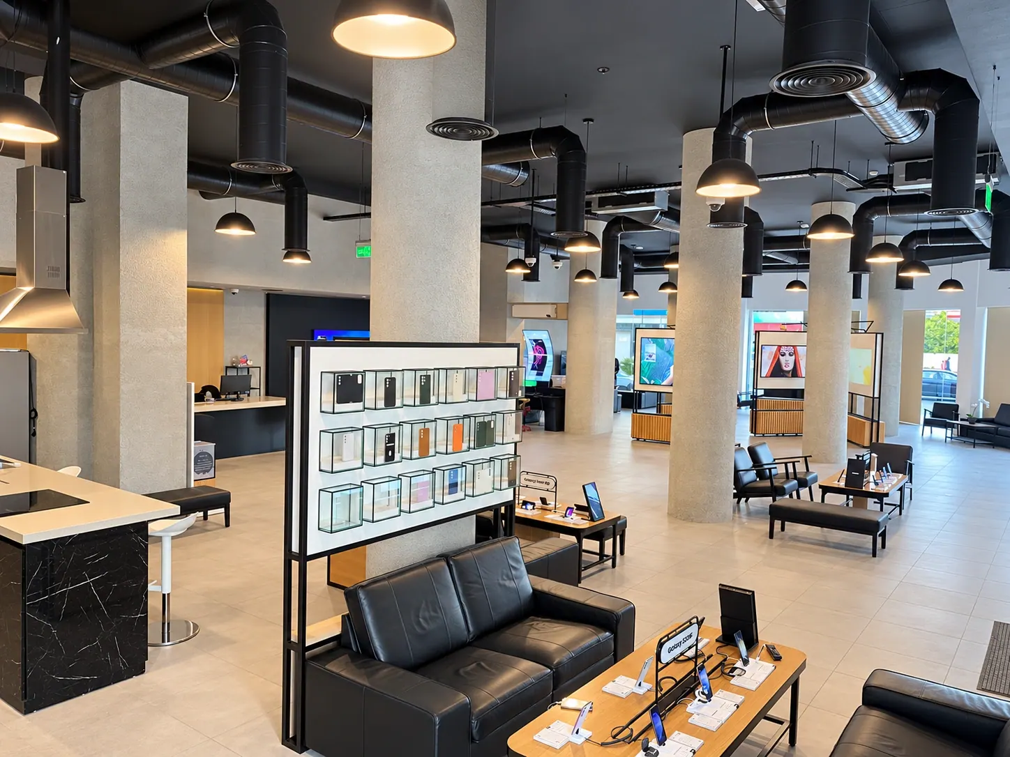 Samsung CX Premium Lounge — вид 01