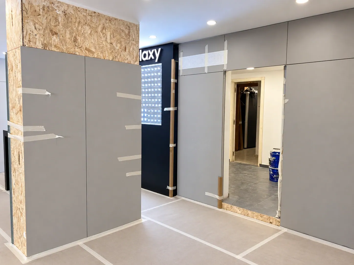 Samsung Maarif — Instalación de tabiques y carpintería